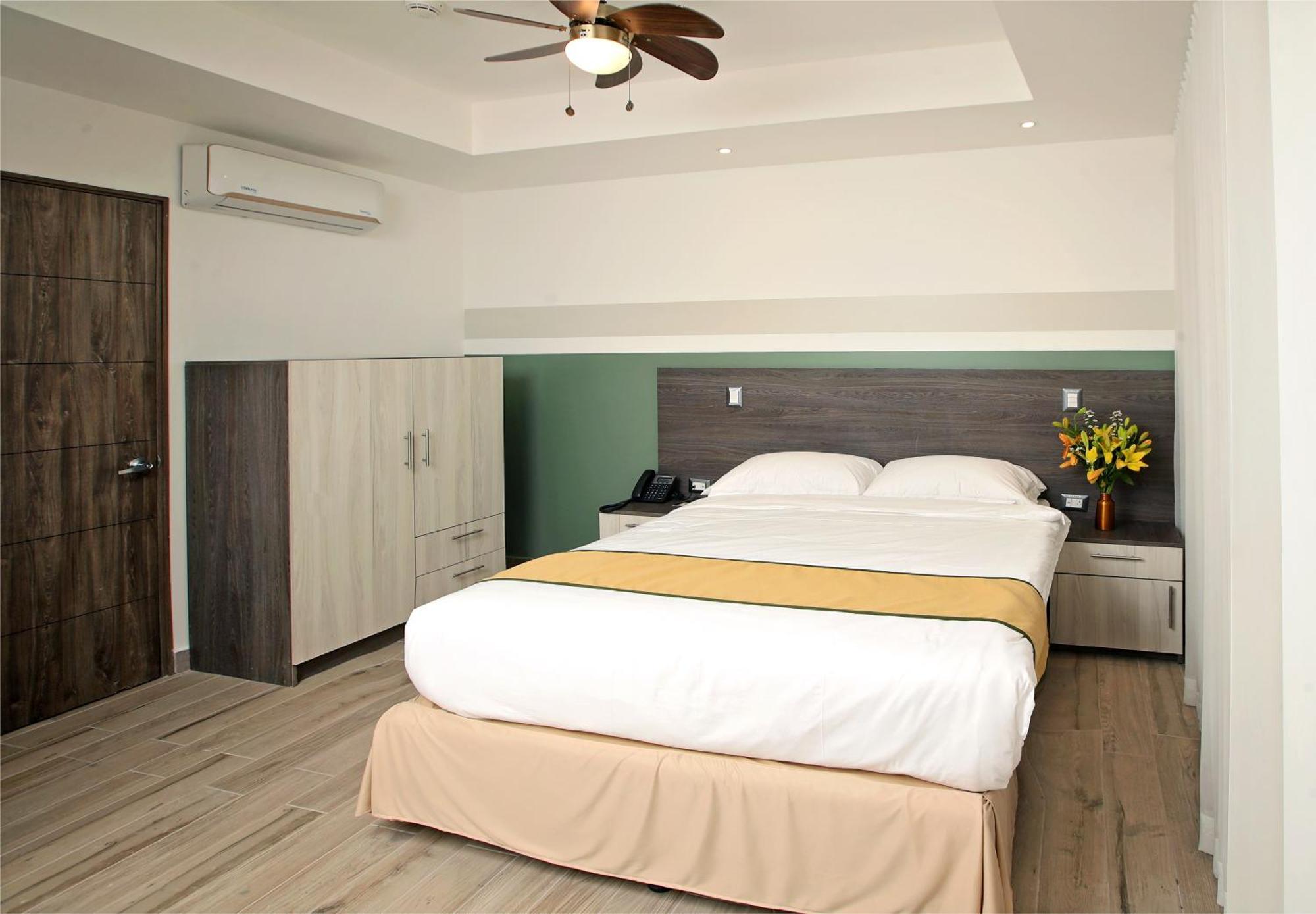 Cultura Plaza Hotel 4*